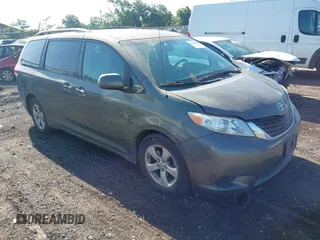 2011 Toyota Sienna LE AAS с VIN 5TDKK3DC1BS016524, выставлен на аукционе IAAI как лот 42540382 с пробегом 383 712 миль миль и . История ставок и продаж доступна на DreamBid. Изображение 1.