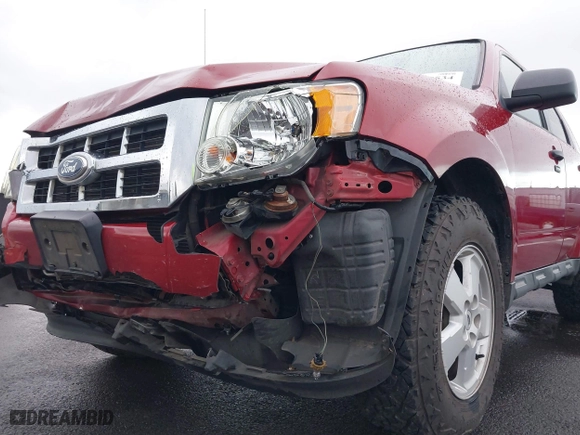 2011 Ford Escape XLT with VIN 1FMCU9D77BKB34262, listed as a IAAI auction lot 41198534 with 212,006 mi miles. Bid and sale history available at carsss.com. Image 18.