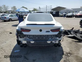 2020 BMW M8 z VIN WBSAE0C04LCD59061, wystawiony jako Copart lot #48002453 z przebiegiem 13 384 mil mil oraz . Historia ofert i sprzedaży dostępna na DreamBid. Obrazek 6.