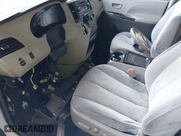 2011 Toyota Sienna LE AAS с VIN 5TDKK3DC8BS007447, выставлен на аукционе IAAI как лот 42578515 с пробегом Не указан миль и . История ставок и продаж доступна на DreamBid. Изображение 6.