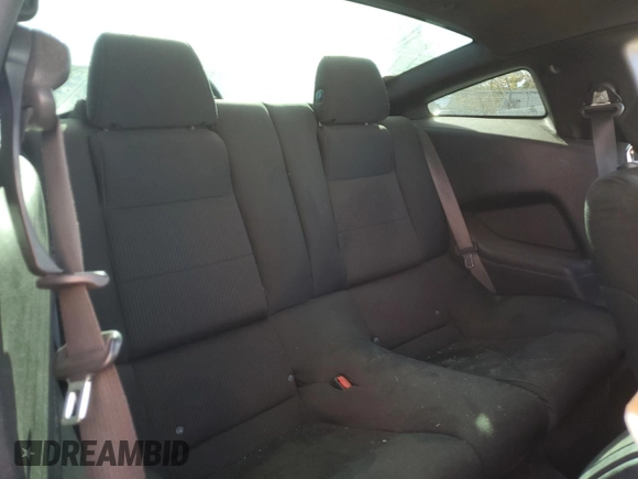 2013 Ford Mustang V6 z VIN 1ZVBP8AM2D5251497, wystawiony jako Copart lot #75857634 z przebiegiem Nie podano mil oraz Czysty tytuł • Clean title. Historia ofert i sprzedaży dostępna na DreamBid. Obrazek 10.