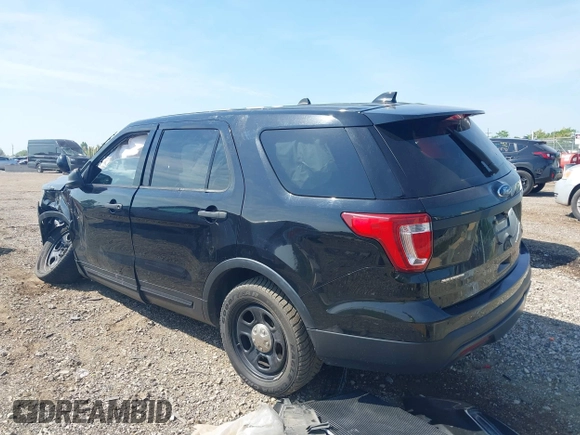 2017 Ford Police Interceptor Utility with VIN 1FM5K8AR2HGB15810, listed as a IAAI auction lot 42560147 with 118,224 mi miles and . Bid and sale history available at DreamBid. Image 3.