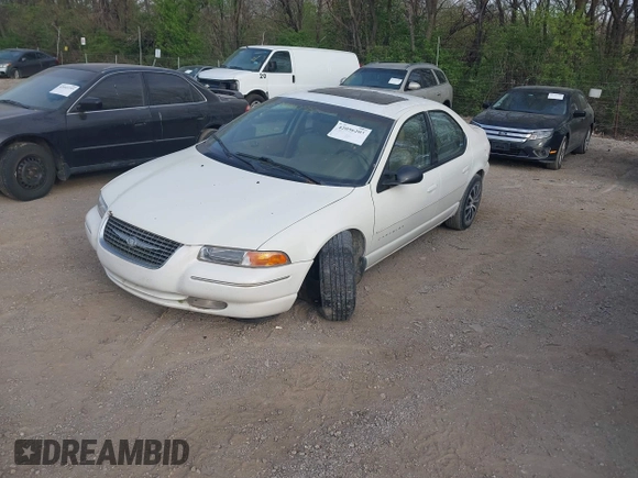 1999 Chrysler Cirrus LXi z VIN 1C3EJ56HOXN510315, wystawiony jako IAAI lot #42056205 z przebiegiem 178 344 mil mil oraz . Historia ofert i sprzedaży dostępna na DreamBid. Obrazek 2.