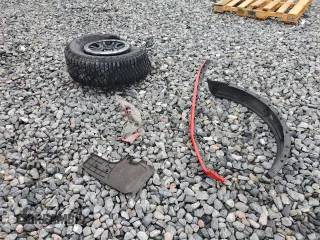 2023 Ford Bronco z VIN 1FMEE5DP4PLB13904, wystawiony jako Copart lot #56490175 z przebiegiem 29 141 mil mil oraz Szkoda całkowita • Salvage title. Historia ofert i sprzedaży dostępna na DreamBid. Obrazek 13.