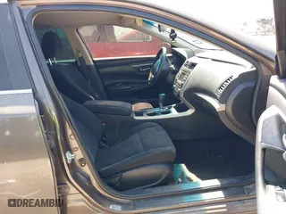 2015 Nissan Altima 2.5 with VIN 1N4AL3AP0FN368673, listed as a IAAI auction lot 41867886 with 152,213 mi miles. Bid and sale history available at carsss.com. Image 5.