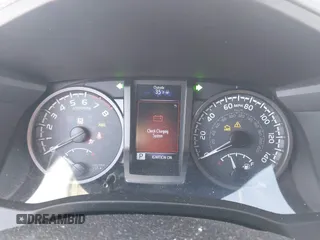 2016 Toyota Tacoma SR with VIN 3TMCZ5AN1GM033770, listed as a IAAI auction lot 41418290 with 122,000 mi miles. Bid and sale history available at carsss.com. Image 7.