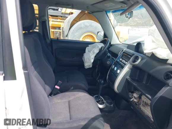 2006 Scion xB z VIN JTLKT324764044312, wystawiony jako IAAI lot #42183613 z przebiegiem 249 038 mil mil oraz . Historia ofert i sprzedaży dostępna na DreamBid. Obrazek 5.