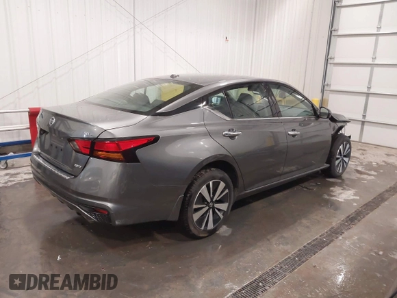 2020 Nissan Altima 2.5 SL with VIN 1N4BL4EW2LC266763, listed as a IAAI auction lot 41741716 with 43,433 mi miles. Bid and sale history available at carsss.com. Image 4.