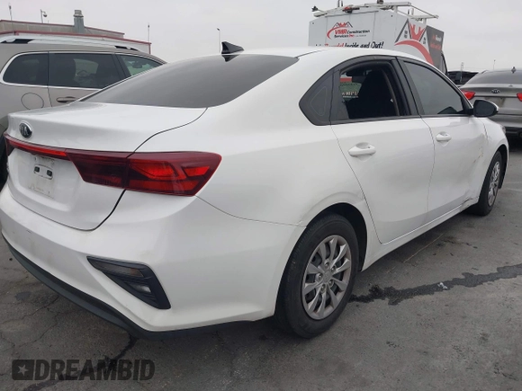 2021 Kia Forte FE with VIN 3KPF24AD2ME345167, listed as a IAAI auction lot 41891668 with 68,050 mi miles. Bid and sale history available at carsss.com. Image 4.
