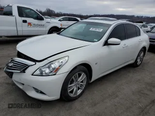 2015 Infiniti Q40 with VIN JN1CV6AR6FM522375, listed as a Copart auction lot 39700744 with 107,801 mi miles and Salvage Title. Bid and sale history available at carsss.com. Image 1.