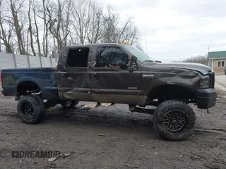2006 Ford Super Duty F-250 XL with VIN 1FTSW21P16EC12948, listed as a IAAI auction lot 41742030 with 215,258 mi miles. Bid and sale history available at carsss.com. Image 13.