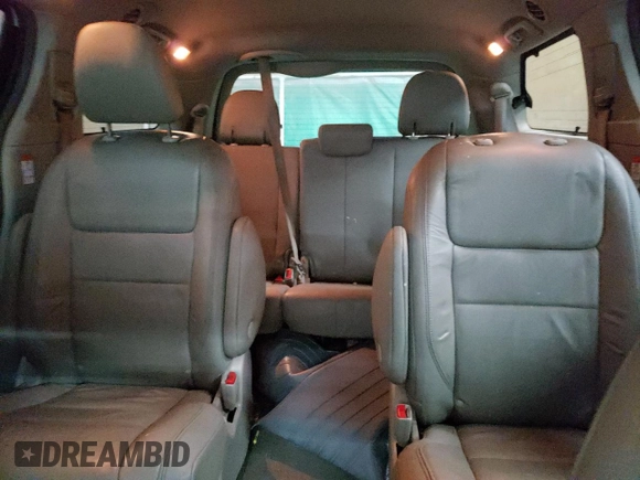 2018 Toyota Sienna XLE with VIN 5TDDZ3DC1JS205063, listed as a Copart auction lot 44334065 with 103,369 mi miles and Clean Title. Bid and sale history available at carsss.com. Image 10.