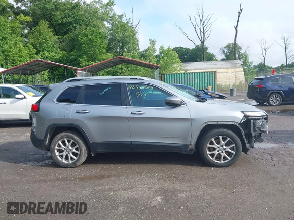 2017 Jeep Cherokee Latitude z VIN 1C4PJLCB4HW559926, wystawiony jako IAAI lot #42357305 z przebiegiem 106 188 mil mil oraz . Historia ofert i sprzedaży dostępna na DreamBid. Obrazek 13.