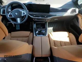 2024 BMW X5 xDrive40i z VIN 5UX23EU06R9V66999, wystawiony jako Copart lot #51369505 z przebiegiem Nie podano mil oraz Szkody całkowita. Historia ofert i sprzedaży dostępna na DreamBid. Obrazek 8.