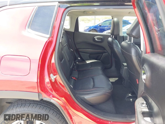 2018 Jeep Compass Trailhawk z VIN 3C4NJDDB3JT230514, wystawiony jako IAAI lot #42270703 z przebiegiem 86 696 mil mil oraz . Historia ofert i sprzedaży dostępna na DreamBid. Obrazek 8.
