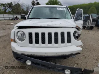 2017 Jeep Patriot Latitude with VIN 1C4NJPFB9HD187411, listed as a Copart auction lot 52579165 with 153,869 mi miles and Salvage Title. Bid and sale history available at DreamBid. Image 5.