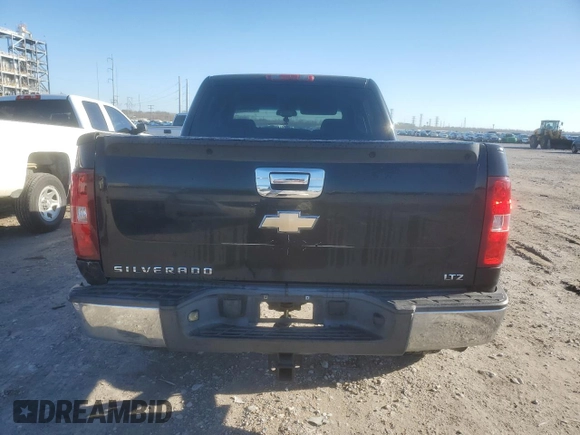 2008 Chevrolet Silverado 1500 1LT with VIN 2GCEC13J181245915, listed as a Copart auction lot 46946785 with 232,622 mi miles and Clean Title. Bid and sale history available at DreamBid. Image 6.