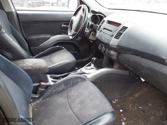 2012 Mitsubishi Outlander SE with VIN JA4AS3AW4CU006815, listed as a IAAI auction lot 41652578 with 130,000 mi miles. Bid and sale history available at carsss.com. Image 5.