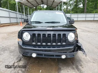 2017 Jeep Patriot Sport with VIN 1C4NJRBB1HD143808, listed as a Copart auction lot 58302235 with 136,123 mi miles and Salvage title. Bid and sale history available at DreamBid. Image 5.