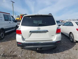 2011 Toyota Highlander with VIN 5TDBK3EH5BS064196, listed as a IAAI auction lot 41643416 with 157,112 mi miles. Bid and sale history available at carsss.com. Image 16.