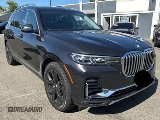 2020 BMW X7 xDrive40i z VIN 5UXCW2C09L9A00258, wystawiony jako Copart lot #62200745 z przebiegiem 94 851 mil mil oraz Czysty tytuł • Clean title. Historia ofert i sprzedaży dostępna na DreamBid. Obrazek 1.