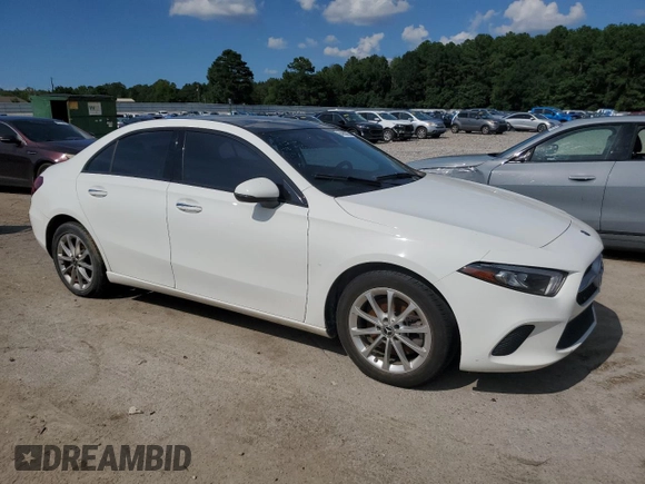 2019 Mercedes-Benz A 220 z VIN WDD3G4EB6KW001346, wystawiony jako Copart lot #64988385 z przebiegiem Nie podano mil oraz Czysty tytuł • Clean title. Historia ofert i sprzedaży dostępna na DreamBid. Obrazek 4.