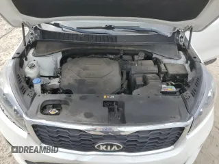 2019 Kia Sorento LX z VIN 5XYPG4A55KG491450, wystawiony jako Copart lot #53295675 z przebiegiem 83 042 mil mil oraz Nie do naprawy • Non repairable. Historia ofert i sprzedaży dostępna na DreamBid. Obrazek 11.