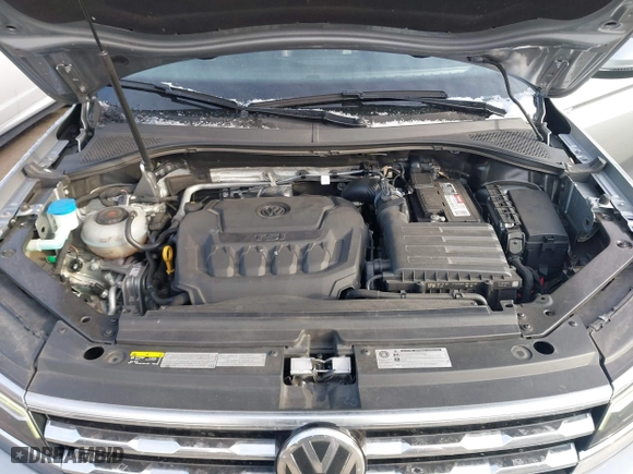 2019 Volkswagen Tiguan SEL Premium with VIN 3VV4B7AX3KM175019, listed as a IAAI auction lot 41374333 with 95,722 mi miles. Bid and sale history available at carsss.com. Image 10.