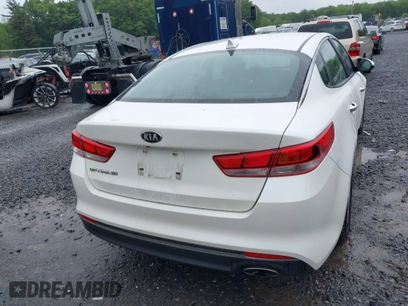 2016 Kia Optima LX с VIN KNAGT4L32G5073769, выставлен на аукционе IAAI как лот 42512184 с пробегом 111 977 миль миль и . История ставок и продаж доступна на DreamBid. Изображение 17.