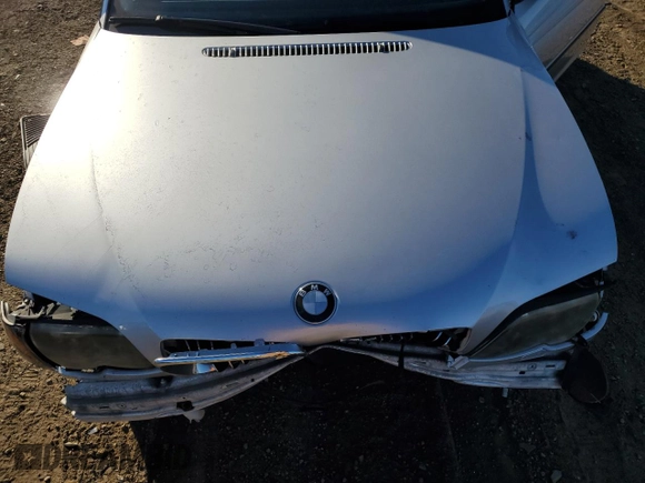 2004 BMW 3 Series 325xi with VIN WBAEP33454PF03604, listed as a Copart auction lot 76139264 with 0 mi miles and Salvage Title. Bid and sale history available at carsss.com. Image 13.