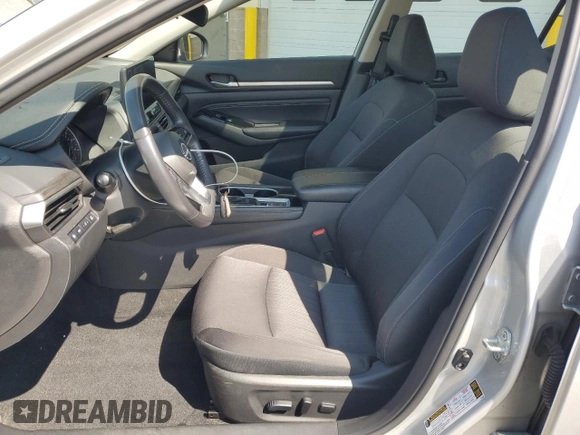 2023 Nissan Altima SV z VIN 1N4BL4DV3PN360945, wystawiony jako Copart lot #59343515 z przebiegiem 55 510 mil mil oraz Czysty tytuł • Clean title. Historia ofert i sprzedaży dostępna na DreamBid. Obrazek 7.