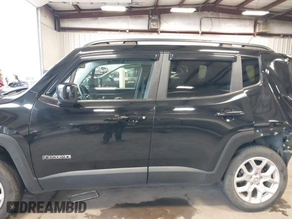 2017 Jeep Renegade Latitude with VIN ZACCJBBB6HPG34746, listed as a IAAI auction lot 41915833 with 60,814 mi miles. Bid and sale history available at carsss.com. Image 15.
