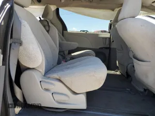 2011 Toyota Sienna LE AAS с VIN 5TDKK3DC4BS046973, выставлен на аукционе Copart как лот 58083875 с пробегом 322 399 миль миль и Списание • Salvage title. История ставок и продаж доступна на DreamBid. Изображение 11.