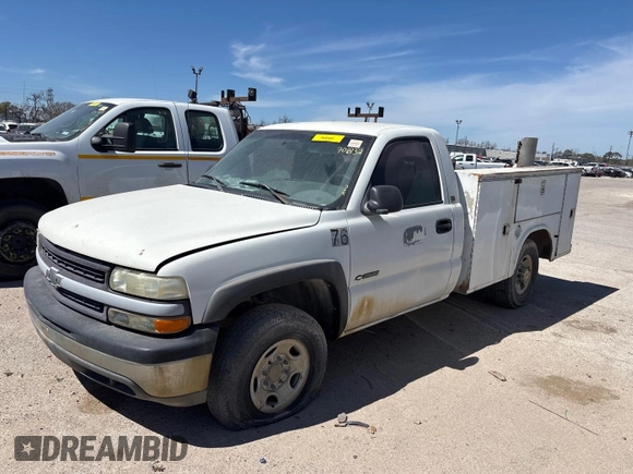2000 Chevrolet Silverado 2500 z VIN 1GCGK24U6YE338499, wystawiony jako IAAI lot #42244856 z przebiegiem 128 431 mil mil oraz . Historia ofert i sprzedaży dostępna na DreamBid. Obrazek 1.
