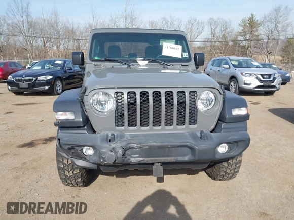 2020 Jeep Gladiator Sport S with VIN 1C6HJTAG2LL157701, listed as a IAAI auction lot 41766647 with 62,571 mi miles. Bid and sale history available at carsss.com. Image 6.