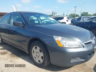 2007 Honda Accord LX z VIN 3HGCM56437G700174, wystawiony jako IAAI lot #42374860 z przebiegiem 257 073 mil mil oraz . Historia ofert i sprzedaży dostępna na DreamBid. Obrazek 1.