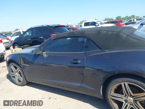 2013 Chevrolet Camaro LT z VIN 2G1FC3D33D9134173, wystawiony jako IAAI lot #41954984 z przebiegiem 157 919 mil mil oraz . Historia ofert i sprzedaży dostępna na DreamBid. Obrazek 14.