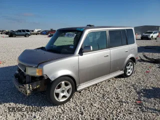 2006 Scion xB with VIN JTLKT324264045464, listed as a Copart auction lot 45974105 with 210,567 mi miles and Salvage Title. Bid and sale history available at carsss.com. Image 1.