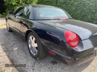 2002 Ford Thunderbird Hardtop Premium с VIN 1FAHP60A32Y114563, выставлен на аукционе Copart как лот 61160805 с пробегом 147 234 миль миль и Чистый • Clean title. История ставок и продаж доступна на DreamBid. Изображение 3.