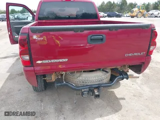 2004 Chevrolet Silverado 1500 Z71 with VIN 2GCEK19T641376618, listed as a IAAI auction lot 41937526 with 57,083 mi miles. Bid and sale history available at carsss.com. Image 6.