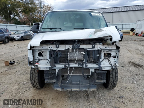 2014 Ford Econoline Passenger XL z VIN 1FBNE3BL1EDA65640, wystawiony jako Copart lot #81327264 z przebiegiem 30 286 mil mil oraz Szkody całkowita. Historia ofert i sprzedaży dostępna na DreamBid. Obrazek 5.