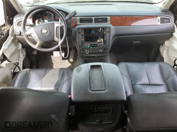 2013 Chevrolet Tahoe LT z VIN 1GNSKBE03DR181613, wystawiony jako Copart lot #49804675 z przebiegiem 227 939 mil mil oraz Szkoda całkowita • Salvage title. Historia ofert i sprzedaży dostępna na DreamBid. Obrazek 8.