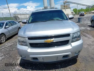 2012 Chevrolet Suburban LT z VIN 1GNSCJE01CR143982, wystawiony jako IAAI lot #42257552 z przebiegiem 202 973 mil mil oraz . Historia ofert i sprzedaży dostępna na DreamBid. Obrazek 12.