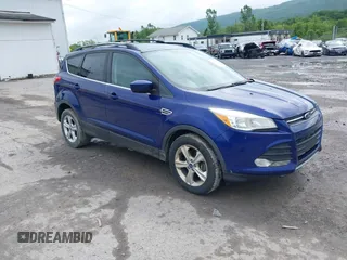 2014 Ford Escape SE z VIN 1FMCU9GXXEUA51445, wystawiony jako IAAI lot #42367260 z przebiegiem 107 479 mil mil oraz . Historia ofert i sprzedaży dostępna na DreamBid. Obrazek 1.