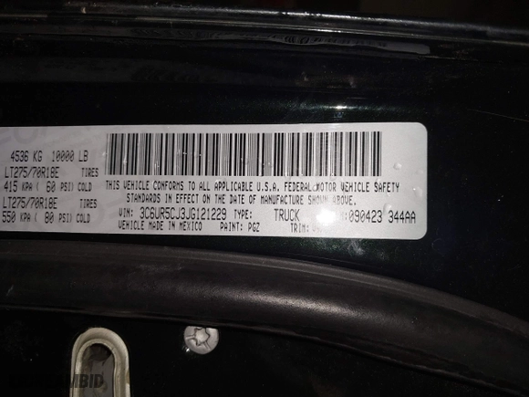 2018 Ram 2500 Tradesman with VIN 3C6UR5CJ3JG121229, listed as a IAAI auction lot 41679189 with 95,956 mi miles. Bid and sale history available at carsss.com. Image 9.