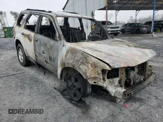2011 Ford Escape XLT with VIN 1FMCU0D77BKA34304, listed as a Copart auction lot 43464245 with 0 mi miles and Non Repairable. Bid and sale history available at carsss.com. Image 4.