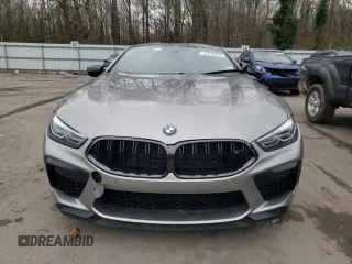2020 BMW M8 z VIN WBSAE0C07LCD84777, wystawiony jako Copart lot #35876633 z przebiegiem Nie podano mil oraz . Historia ofert i sprzedaży dostępna na DreamBid. Obrazek 5.