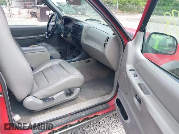 1999 Ford Explorer Sport с VIN 1FMYU24E5XUA74165, выставлен на аукционе IAAI как лот 42779078 с пробегом 239 753 миль миль и . История ставок и продаж доступна на DreamBid. Изображение 5.