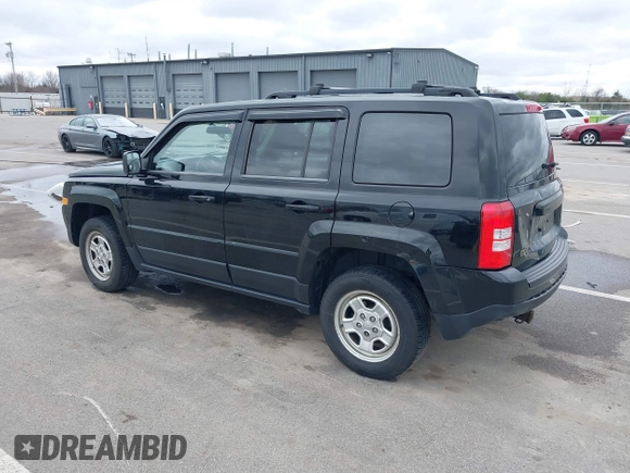 2014 Jeep Patriot Sport with VIN 1C4NJRBB4ED534026, listed as a IAAI auction lot 41850049 with 178,989 mi miles. Bid and sale history available at carsss.com. Image 3.