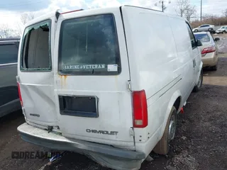 1998 Chevrolet Astro Cargo Van with VIN 1GCDM19WXWB139102, listed as a IAAI auction lot 41540799 with 226,511 mi miles. Bid and sale history available at carsss.com. Image 4.